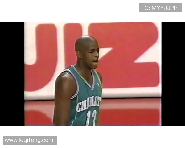 黄蜂虎扑的精彩瞬间与背后故事揭秘，带你领略不一样的篮球魅力与激情